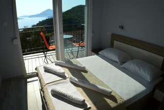 Гостевой дом Apartments MM Свети-Стефан Апартаменты с видом на море-2