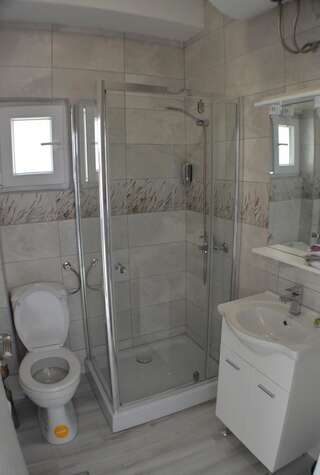 Гостевой дом Apartments MM Свети-Стефан Апартаменты с видом на море-9