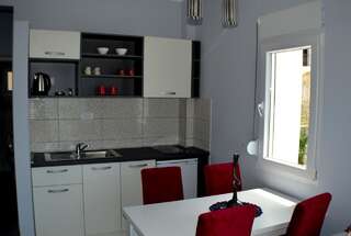 Гостевой дом Apartments MM Свети-Стефан Апартаменты с видом на море-3